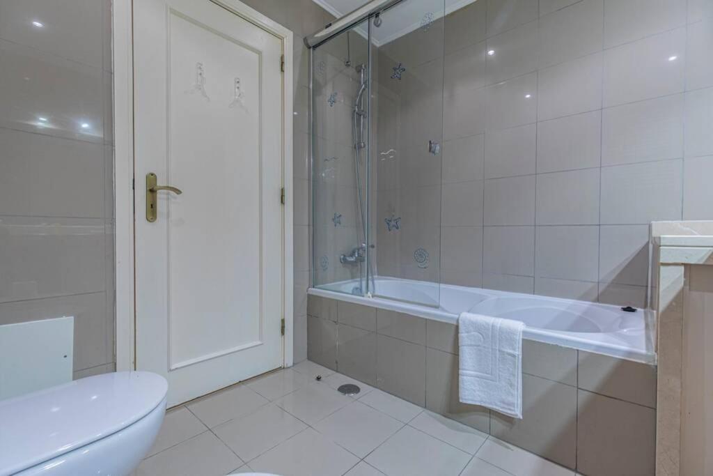 Stunning Apartment W/ Pool กาชไกช์ ภายนอก รูปภาพ