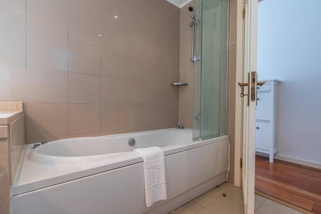 Stunning Apartment W/ Pool กาชไกช์ ภายนอก รูปภาพ